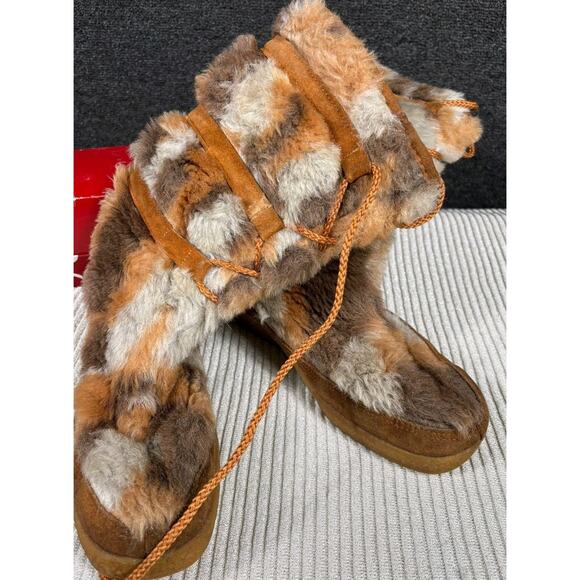 Vintage Shearling Fur Mukluk Boots Womens Size 8 Brown Suede Crepe Wedge Lace Up - Picture 2 of 10